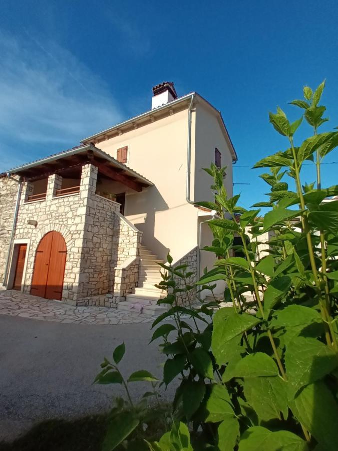 Guesthouse Marija Potpićan Buitenkant foto