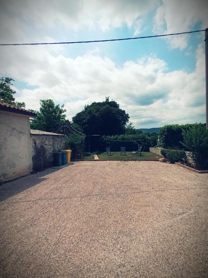 Guesthouse Marija Potpićan Buitenkant foto