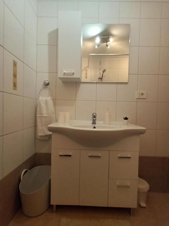 Guesthouse Marija Potpićan Buitenkant foto