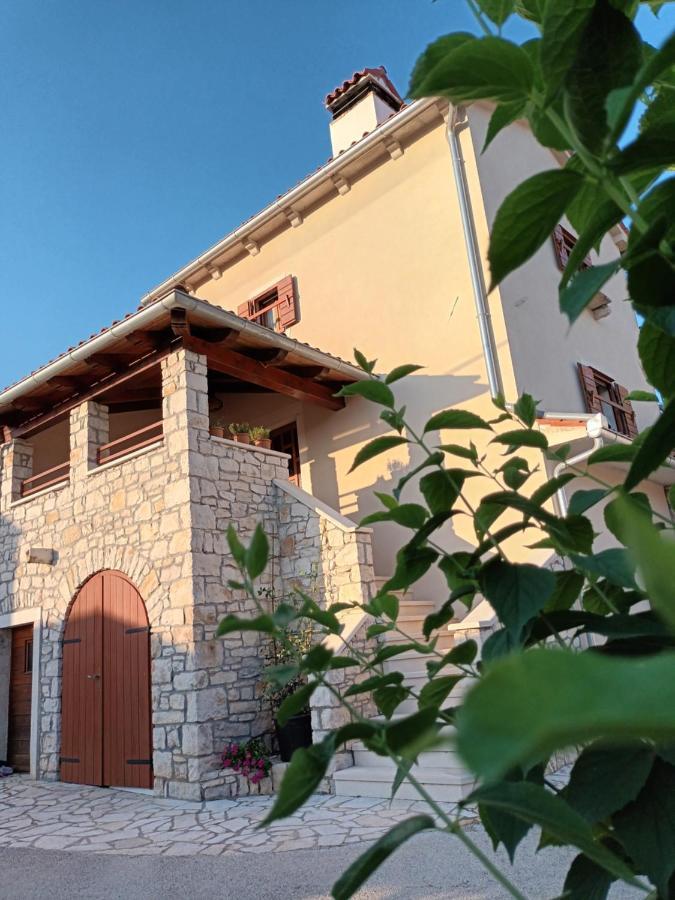 Guesthouse Marija Potpićan Buitenkant foto
